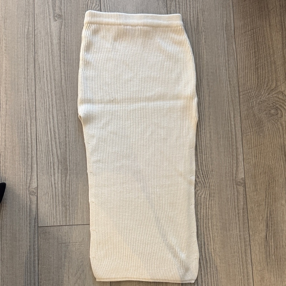 House of CB White Ribbed Pencil Skirt